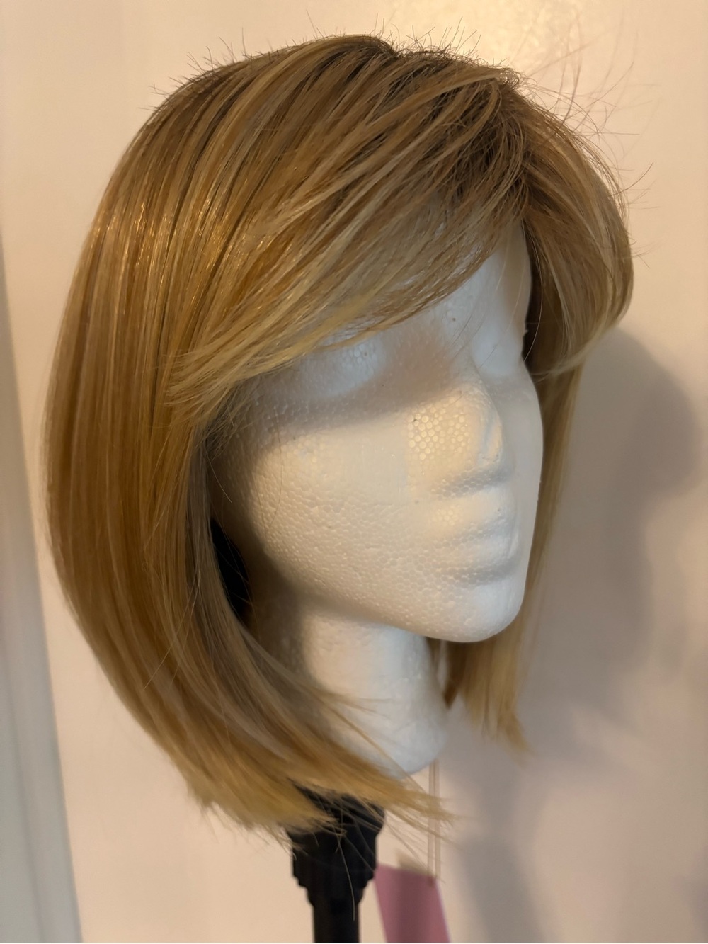 PAULA YOUNG Shannon Blonde Rooted HF Synthetic Versa Fiber NEW Bob Cut Wig!